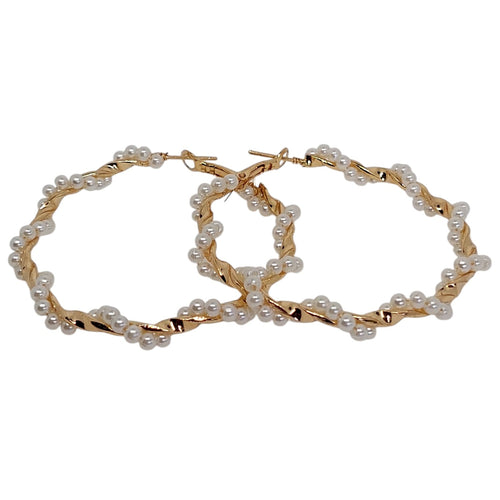 Argollas con perlitas alrededor