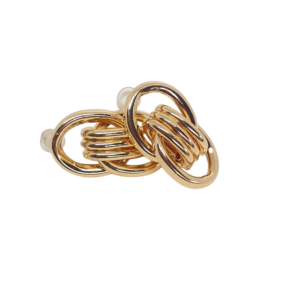 Pegados en forma de circulos enlazados y con tres circulos en medio