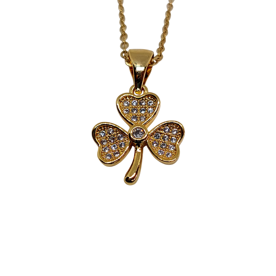 Collar de trebol de tres hojas de corazon cuarzo blanco