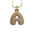 Collar con la letra A