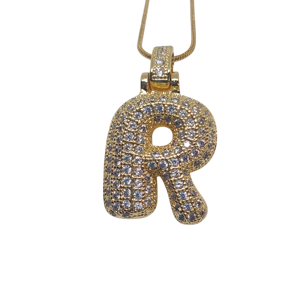 Collar con la letra R