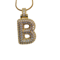 Collar con la letra B