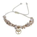 Pulsera regulable tejida de piedras blancas con libelula